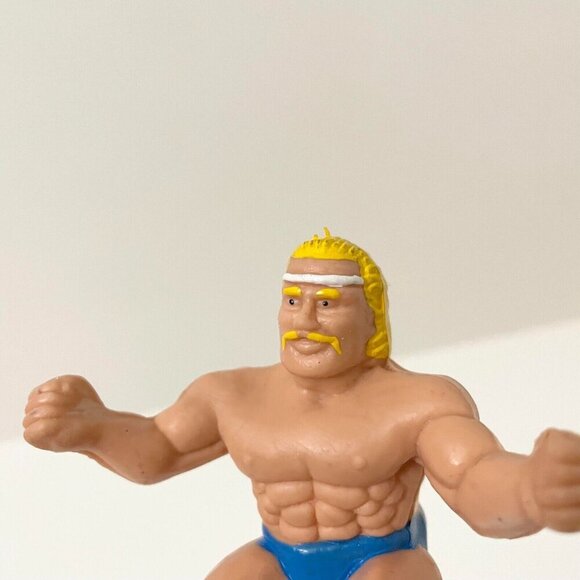 Vintage KO Thumb Wrestler Hulk Hogan WWF WCW Wrestling Toy - Picture 16 of 16